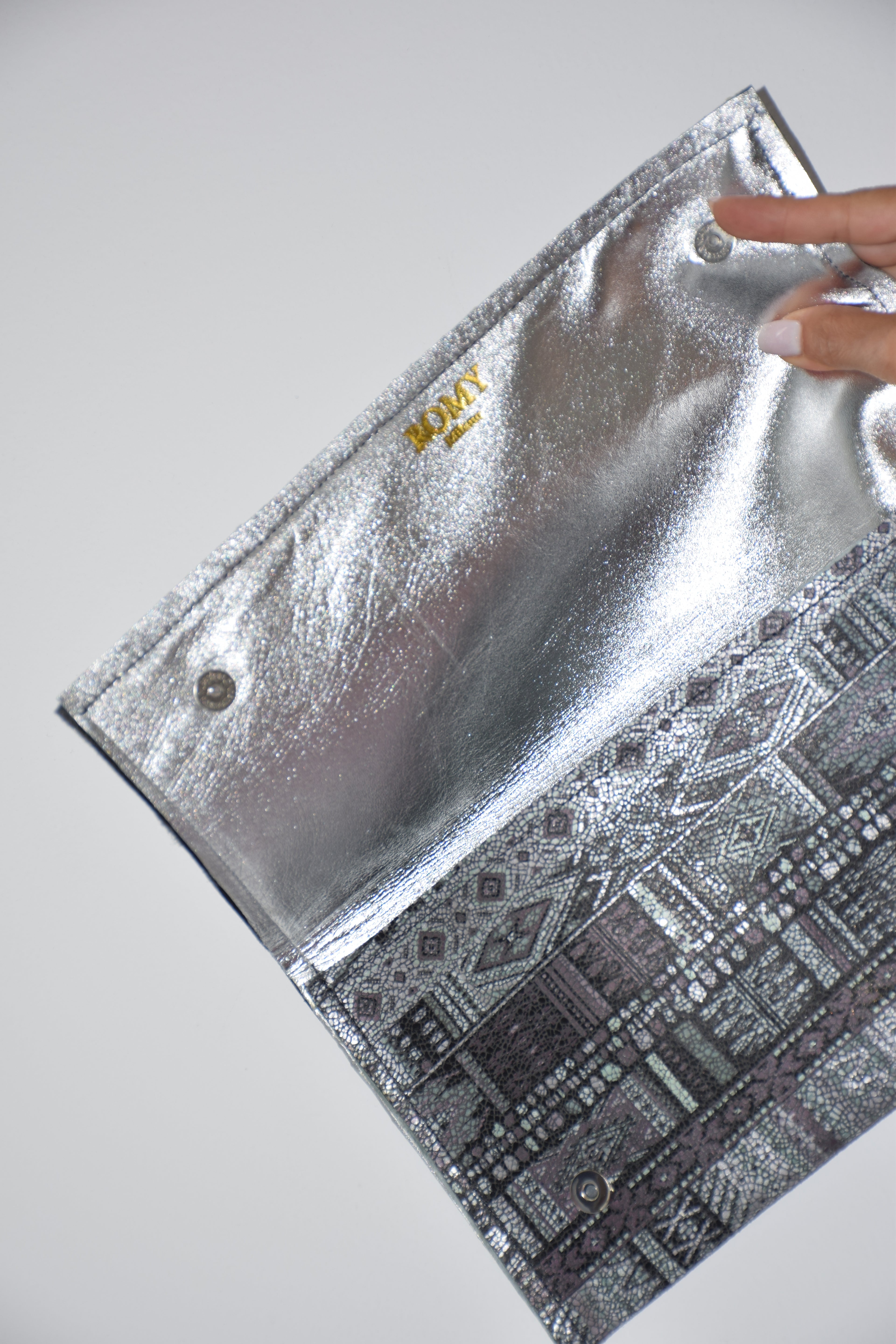 Clutch tribal