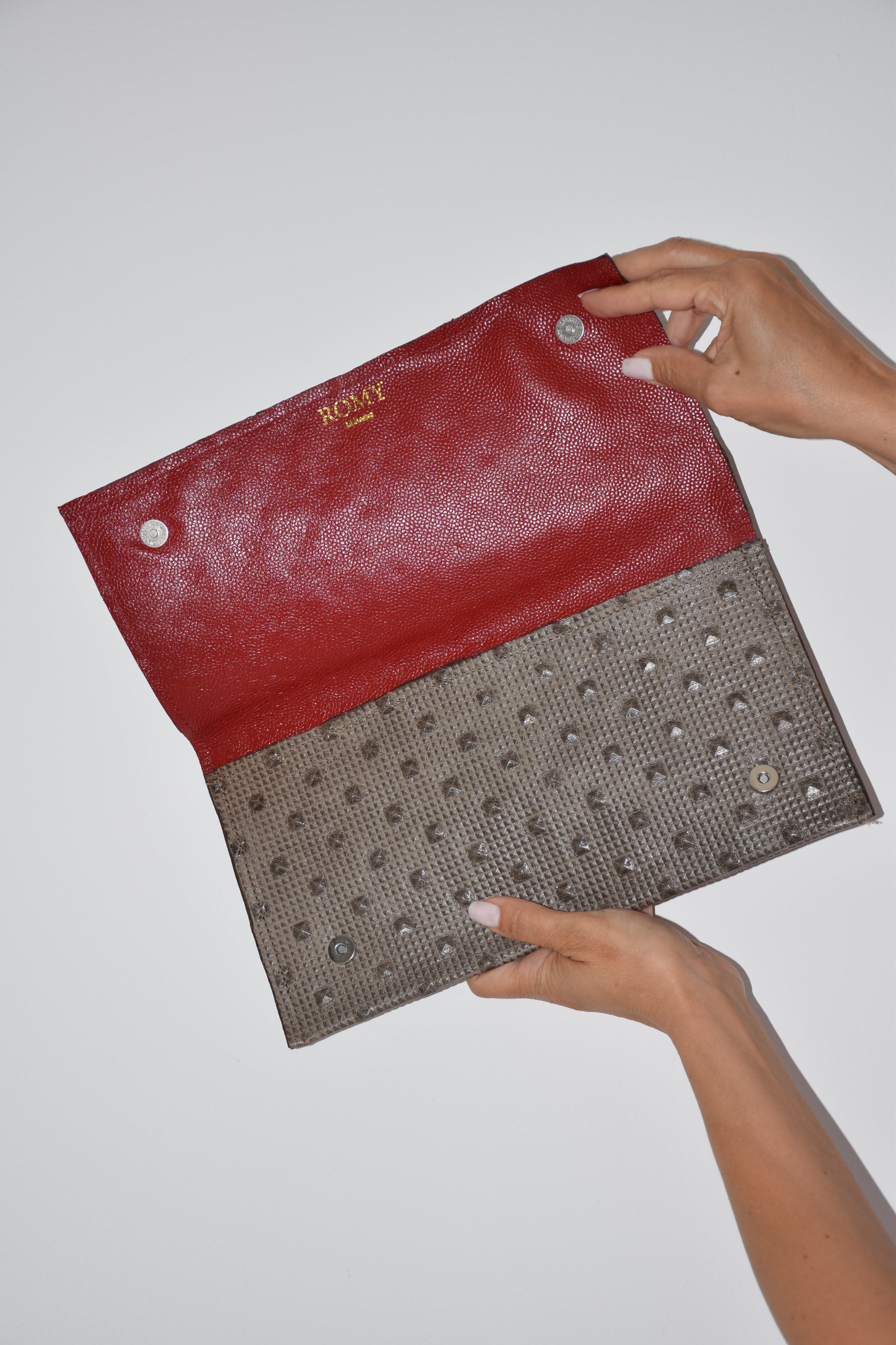 Clutch con lavorazione