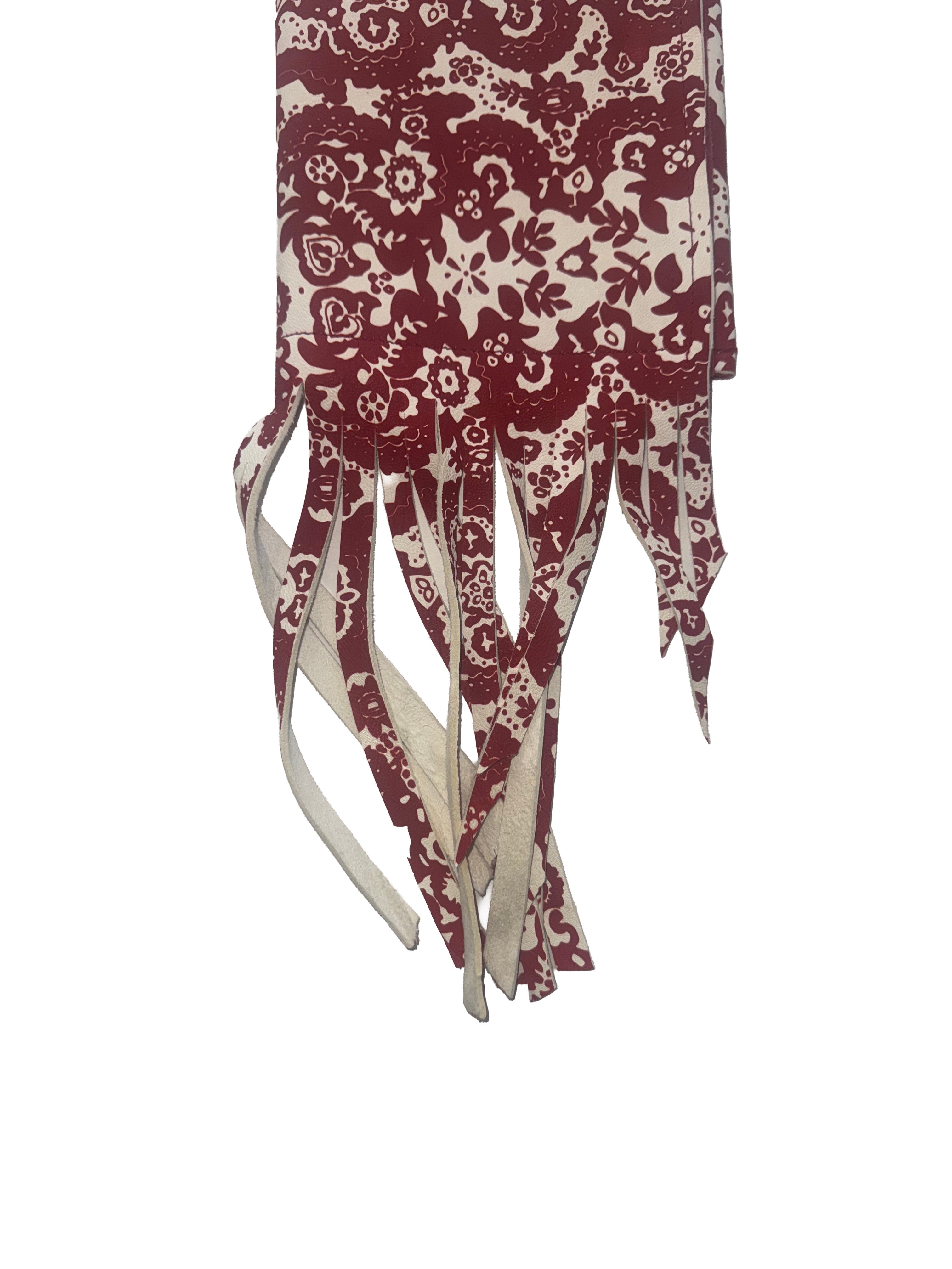 Clutch con frangie fantasia rosso e bianco