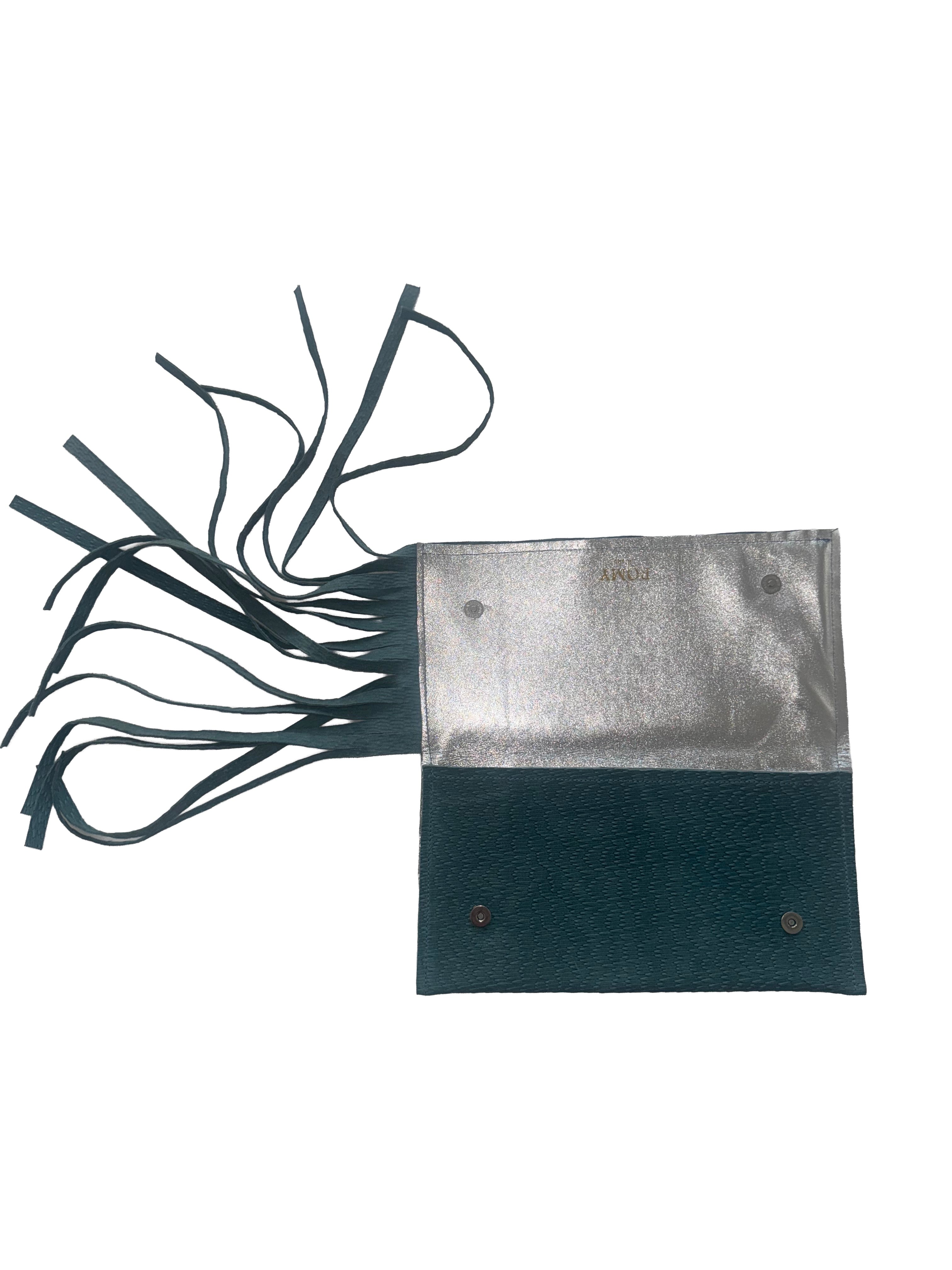 Clutch blu con frangie
