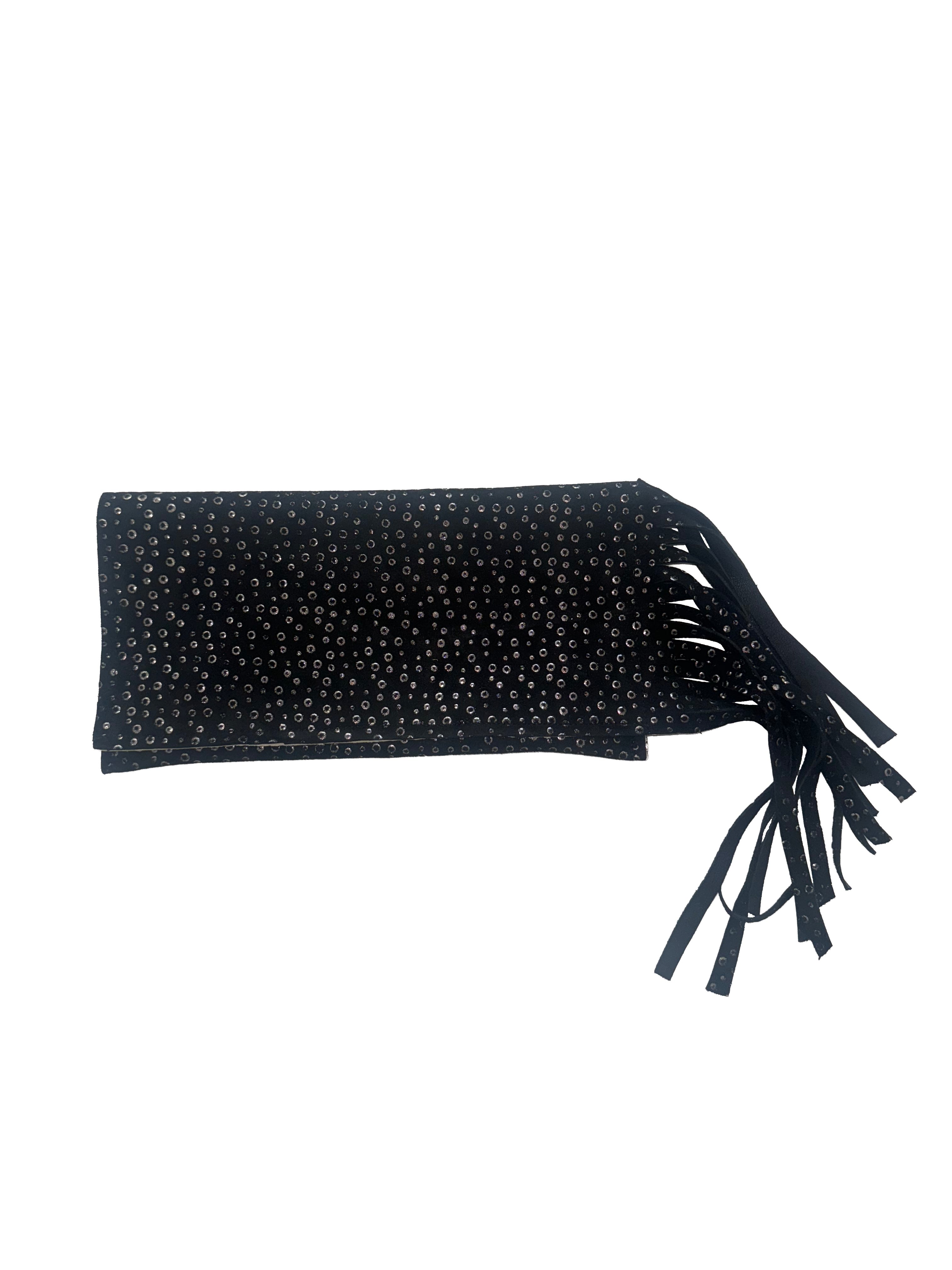 Clutch nera con lavorazione in argento